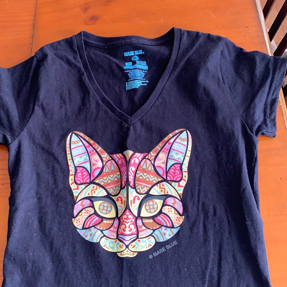 Mare Blue cat v neck t-shirt